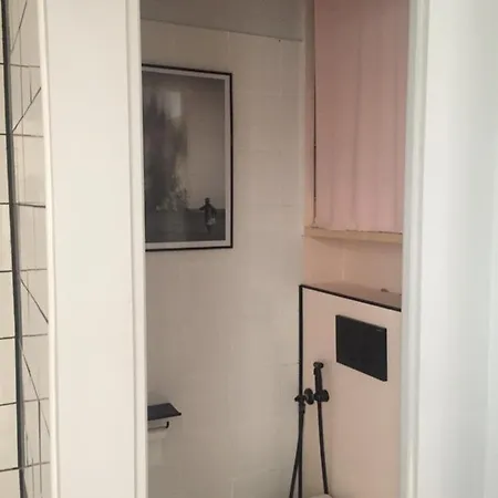 Spacieux Et Lumineux, En Plein Quartier Liberation Apartment